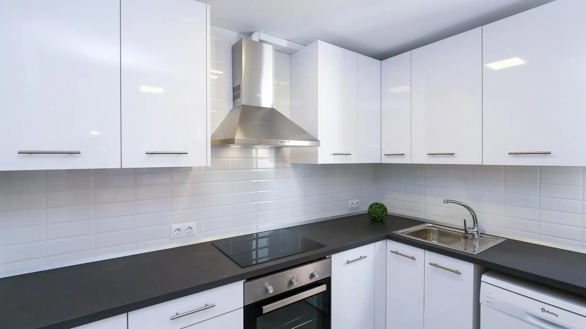 New Valencia I Planet Costa Dorada Apartment Salou Spain