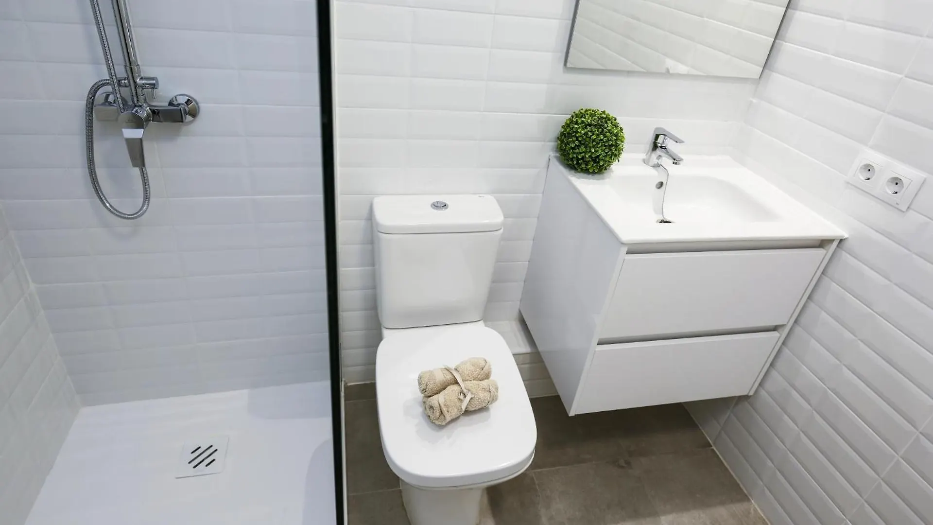 New Valencia I Planet Costa Dorada Apartment Salou Spain